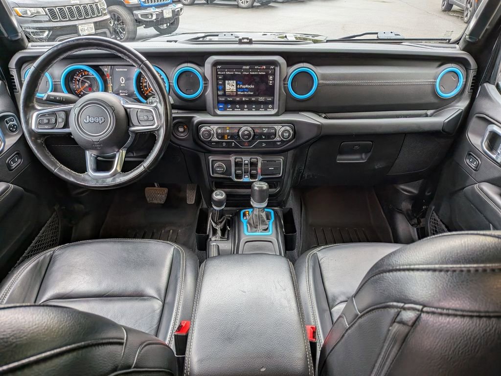 Used 2020 Jeep Wrangler Unlimited Sahara w/ Dual Top Group AWD/4WD image 21