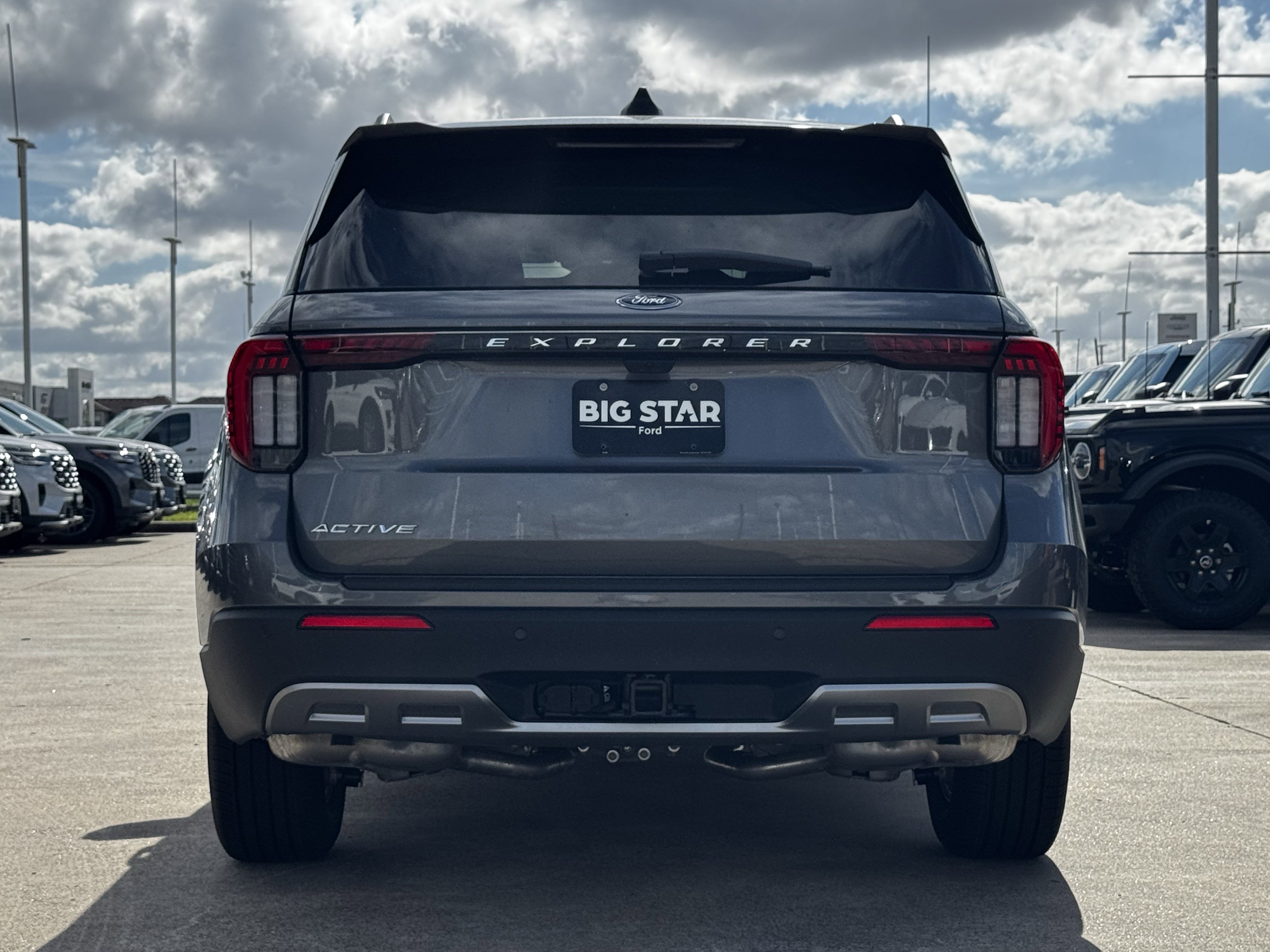 New 2026 Ford Explorer Active w/ Active Comfort Package image 10