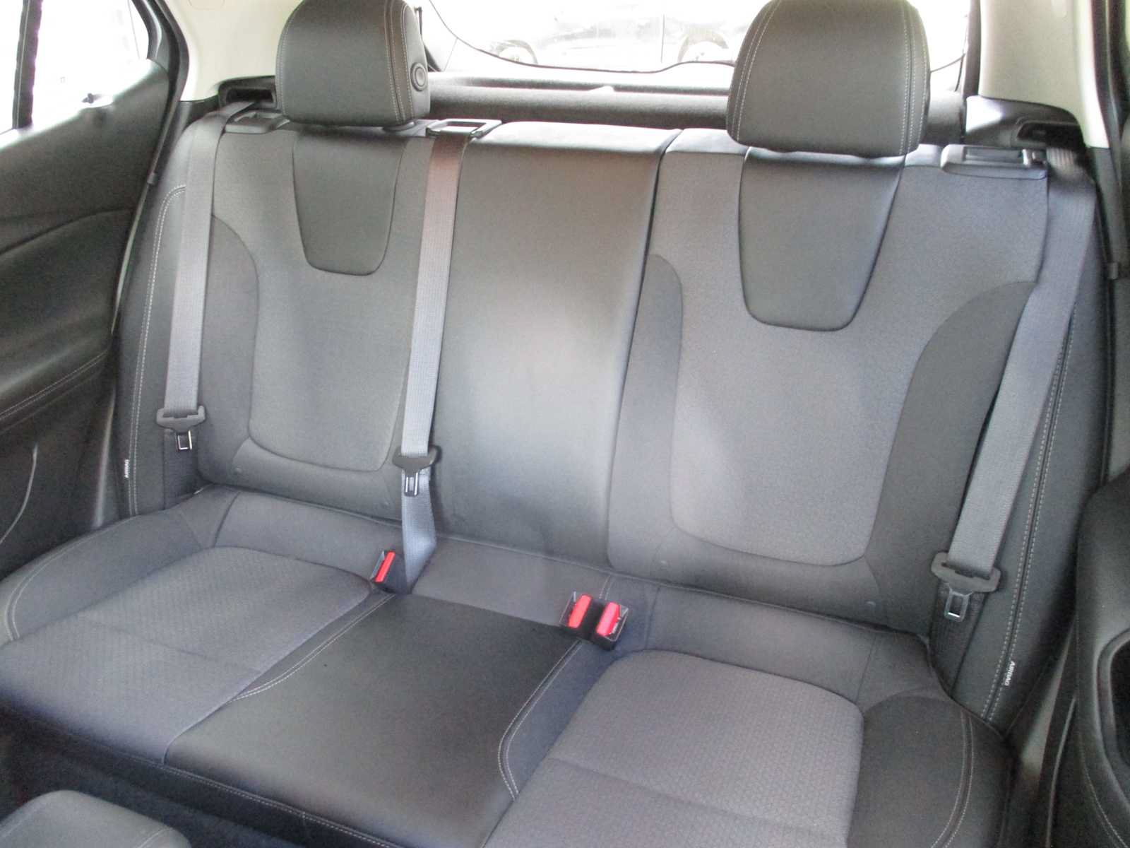 Used 2022 Buick Encore GX Preferred w/ Cold Weather Comfort Package FWD image 32