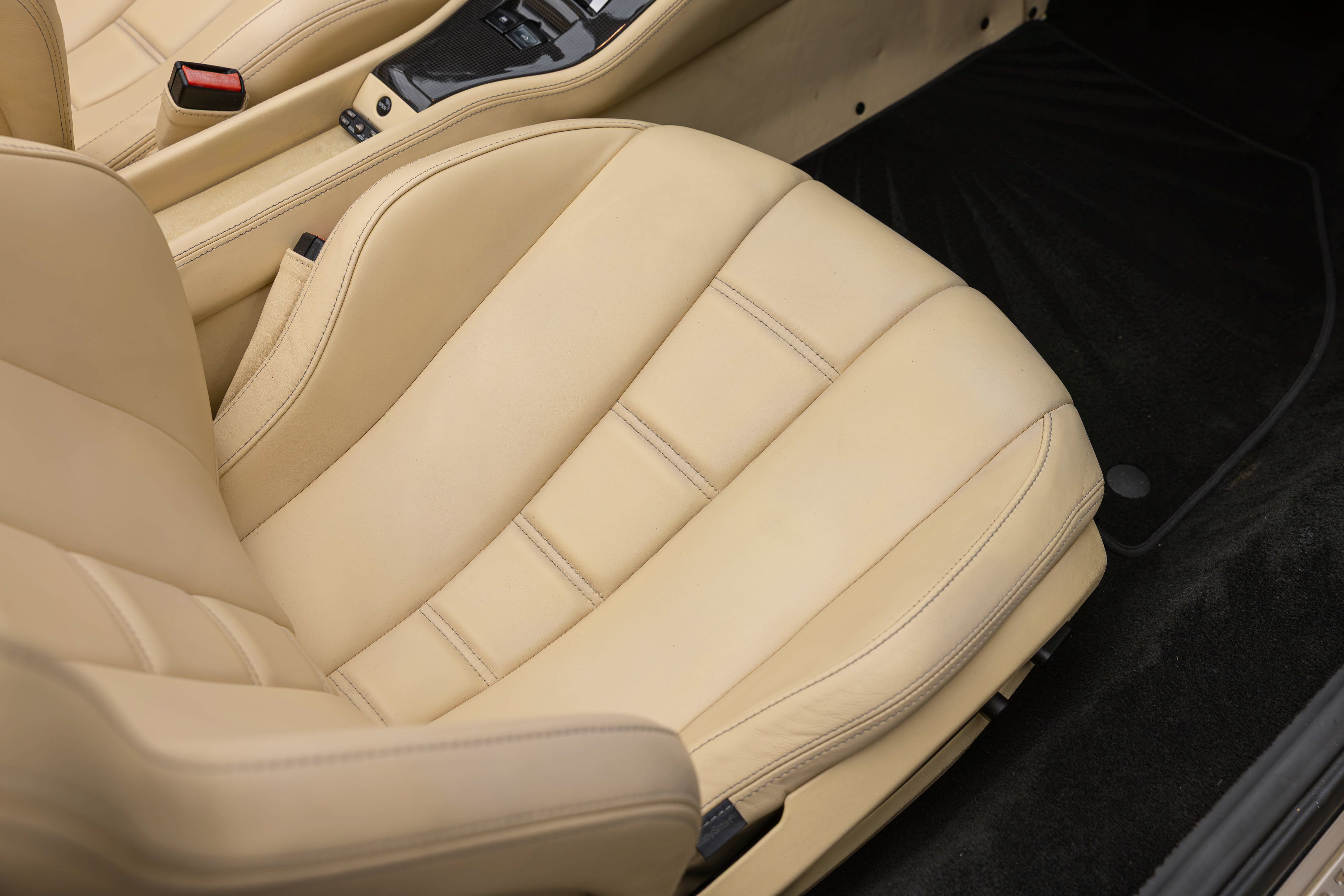 Certified 2013 Ferrari 458 Spider RWD image 37