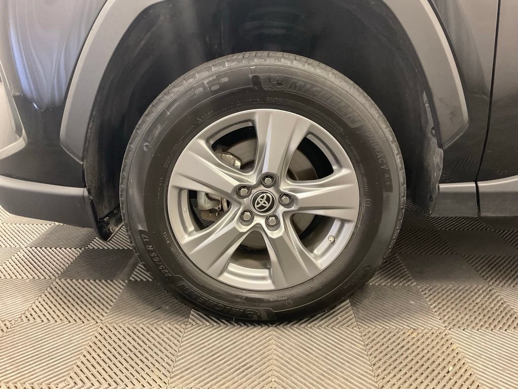 Used 2023 Toyota RAV4 LE AWD/4WD image 15