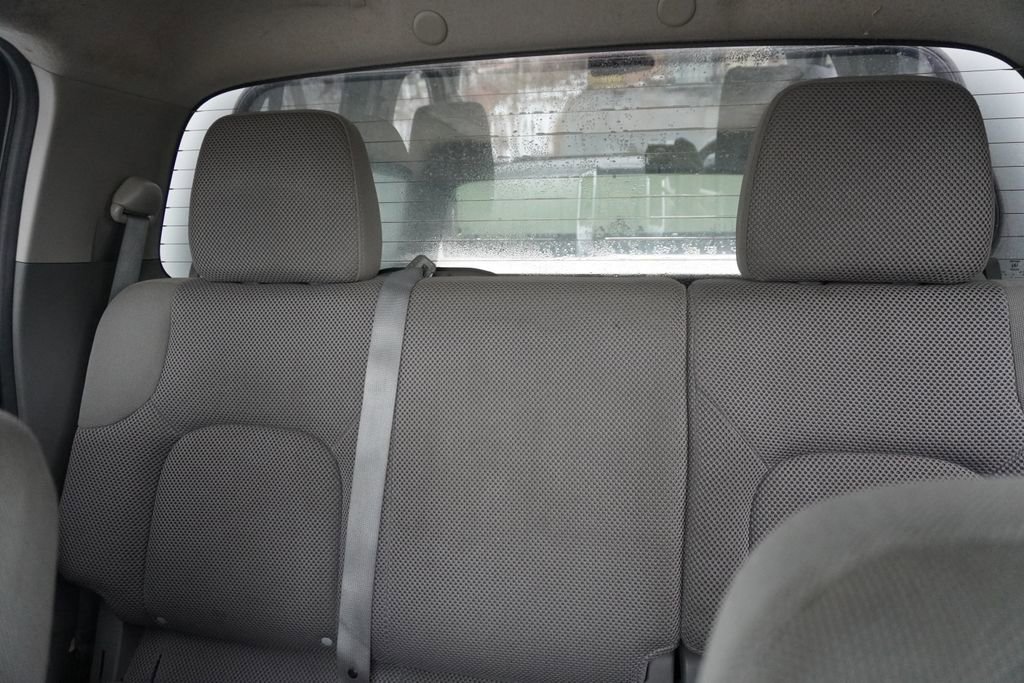Used 2012 Nissan Frontier SV image 28