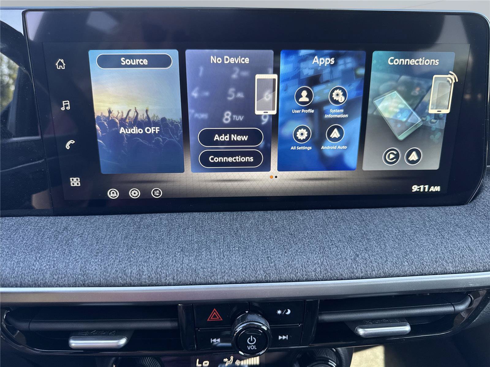 New 2026 Nissan Kicks SV w/ Interior Electronics Package FWD image 24