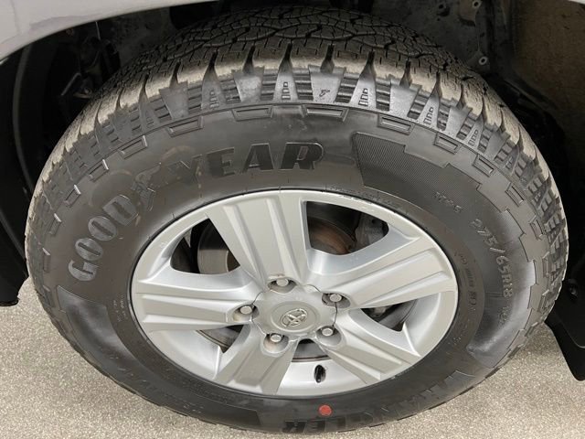 Used 2014 Toyota Land Cruiser image 15