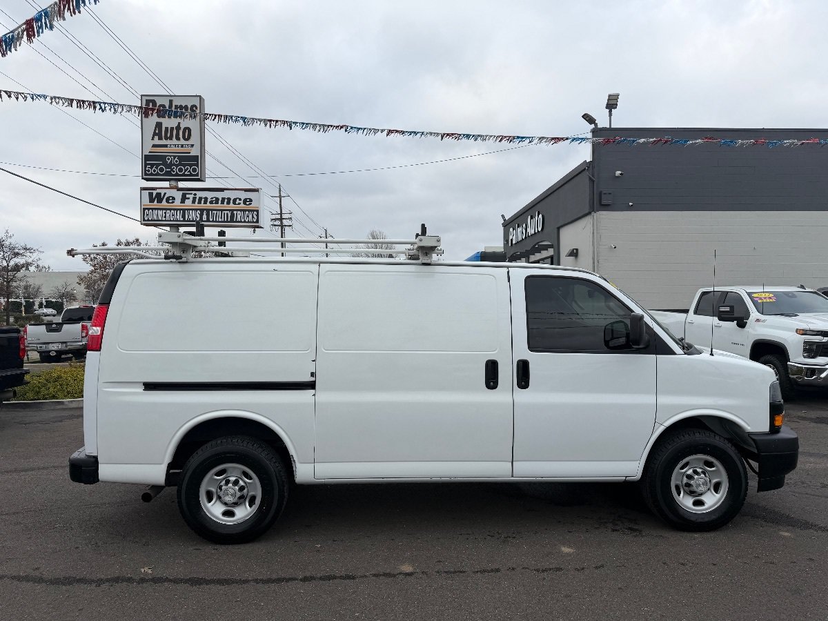 Used 2021 Chevrolet Express 2500 w/ Driver Convenience Package RWD image 10