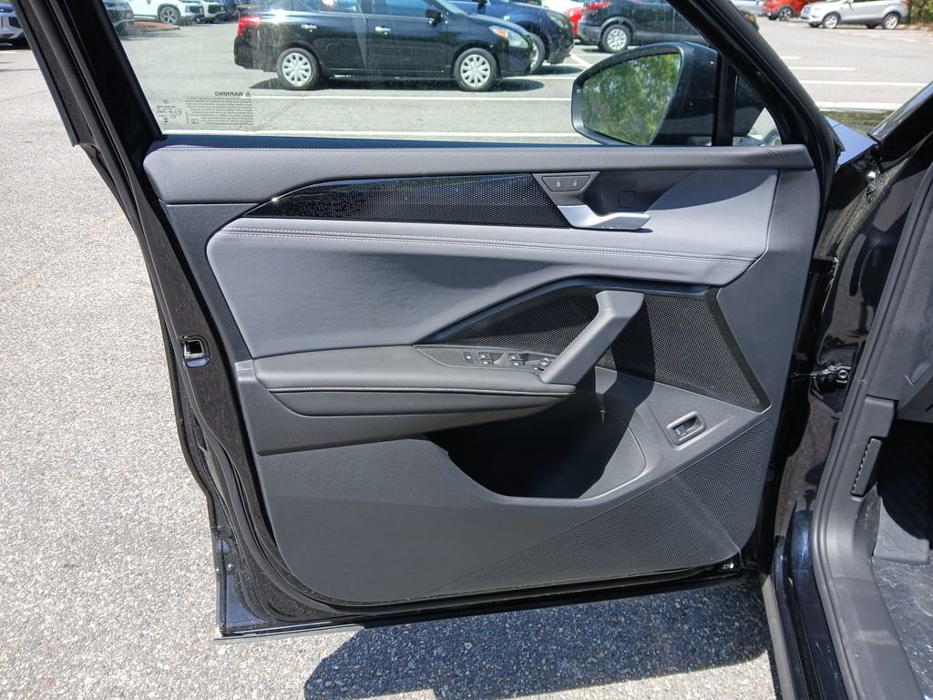 New 2026 Volkswagen Tiguan SE image 10