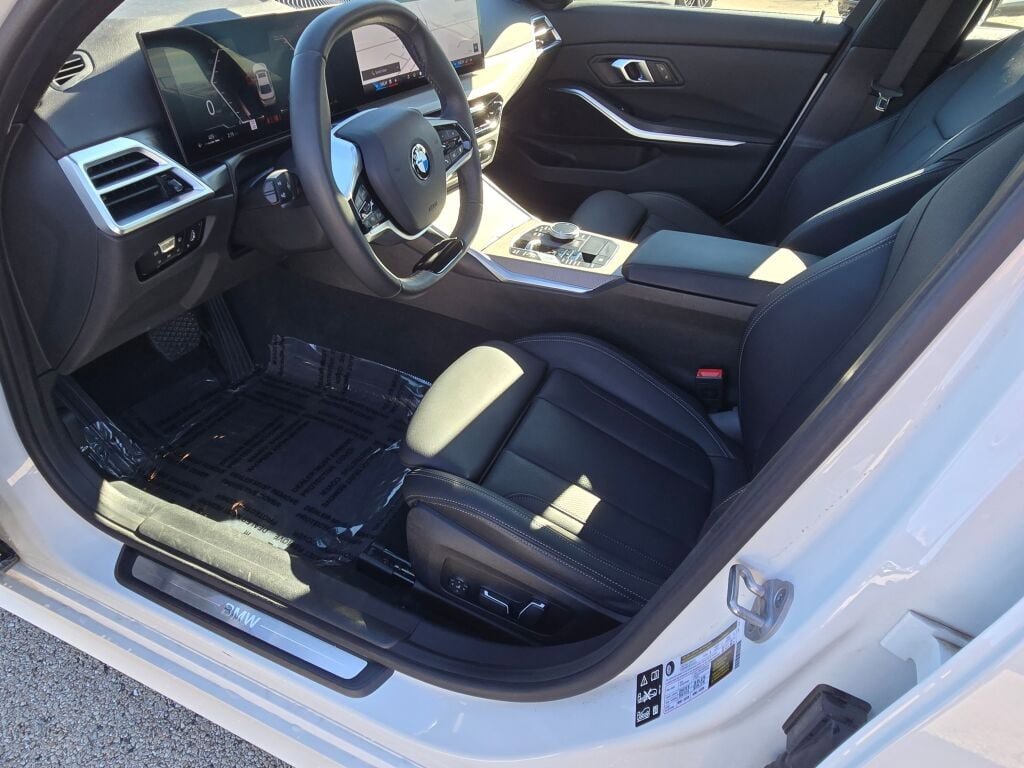 Used 2025 BMW 330i xDrive Sedan image 19