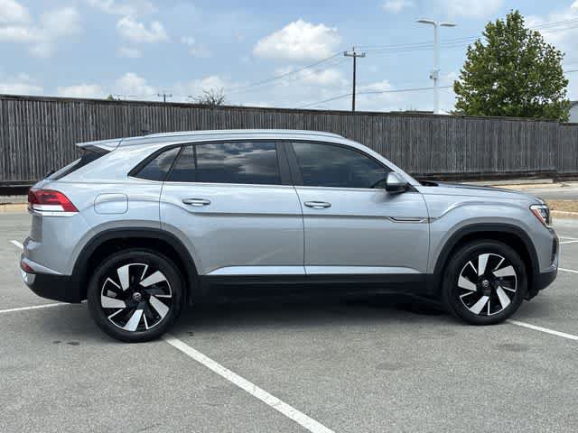 Used 2026 Volkswagen Atlas Cross Sport SE FWD image 7