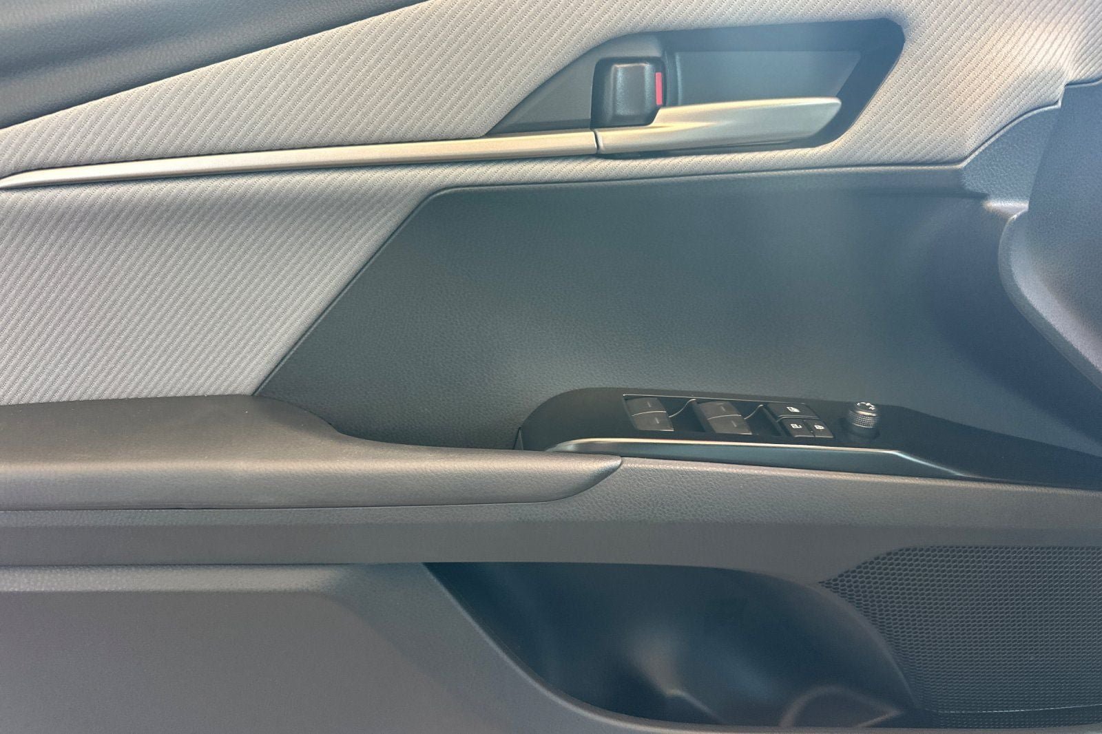 New 2026 Toyota Camry SE FWD image 12