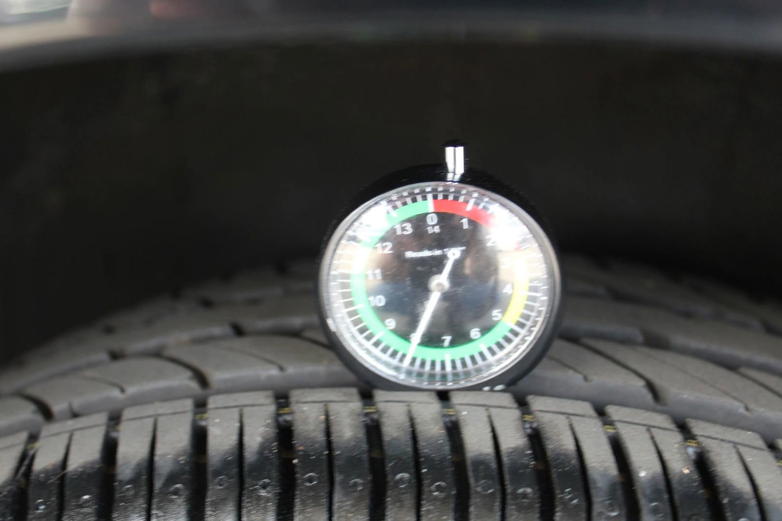 Used 2018 Toyota Corolla XLE w/ Carpet Mat Package (TMS) FWD image 38