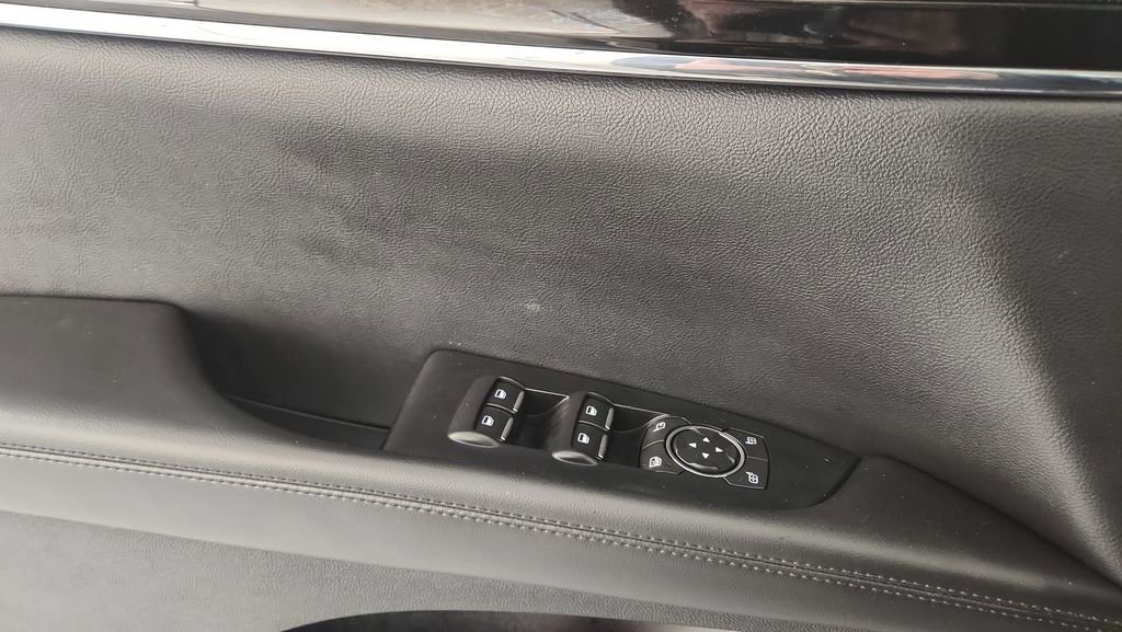 Used 2022 Lincoln Nautilus Reserve w/ Equipment Group 201A image 15