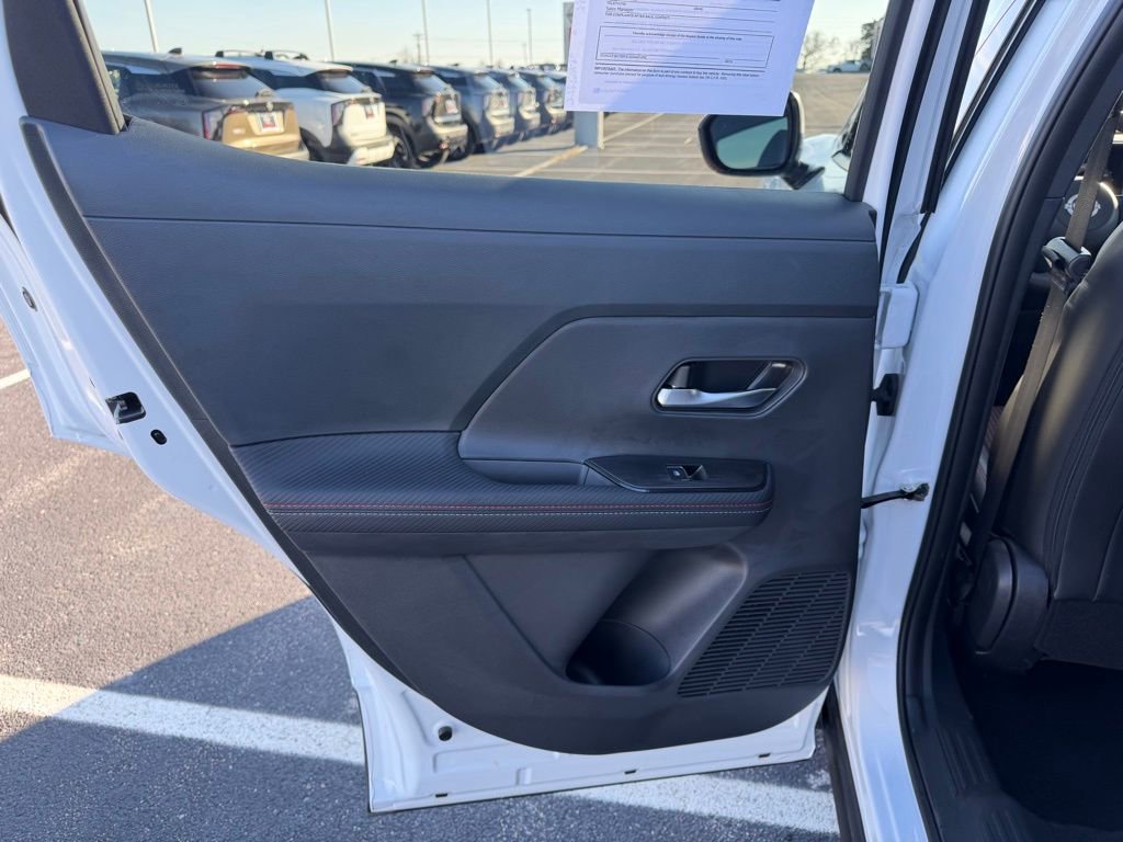 Used 2025 Nissan Kicks SR image 16