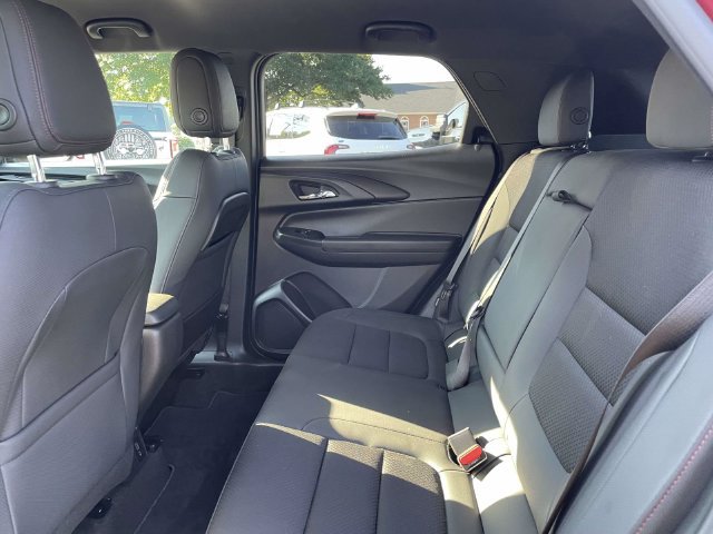 Used 2023 Chevrolet TrailBlazer RS w/ Convenience Package FWD image 11