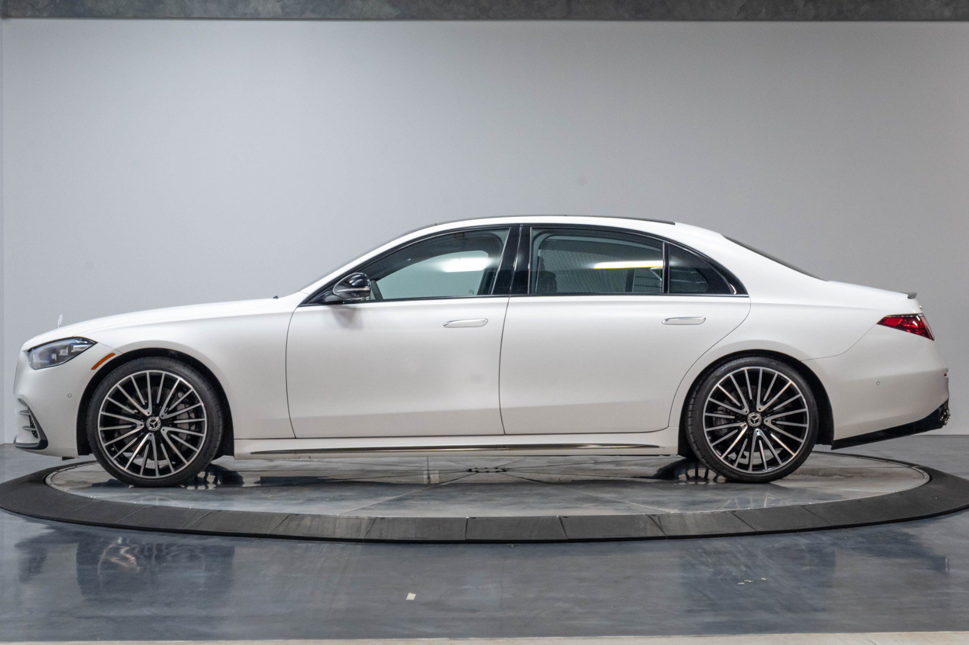 Used 2024 Mercedes-Benz S 580 4MATIC Sedan image 48