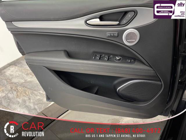 Used 2022 Alfa Romeo Stelvio Veloce image 33