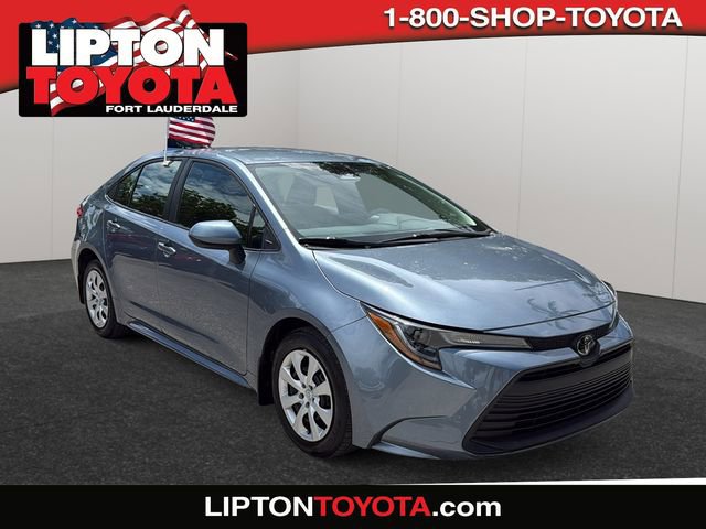 Certified 2025 Toyota Corolla LE image 1