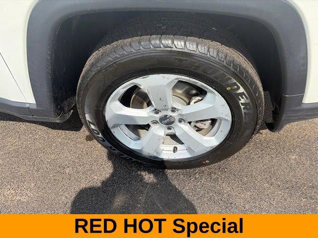 Used 2020 Jeep Compass Latitude w/ Cold Weather Group AWD/4WD image 43
