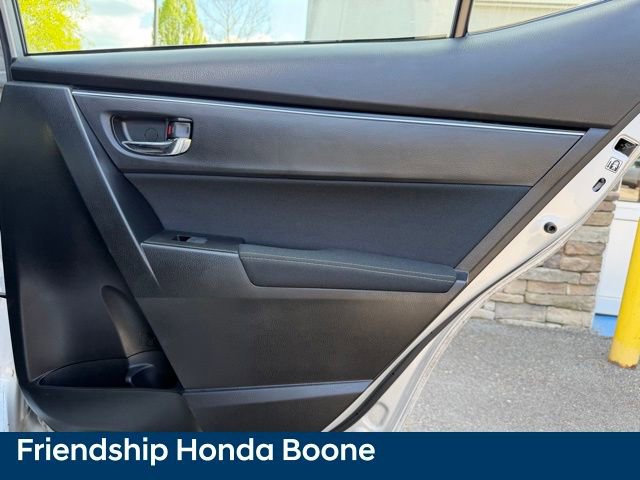 Used 2018 Toyota Corolla LE FWD image 32