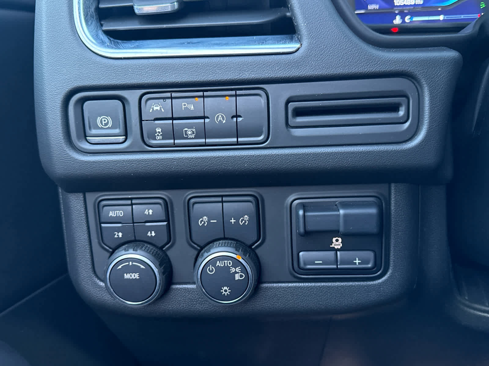 Used 2024 Chevrolet Suburban RST w/ Luxury Package image 22