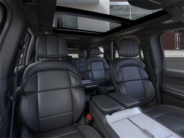 New 2025 Lincoln Navigator Reserve w/ Jet Appearance Package image 10
