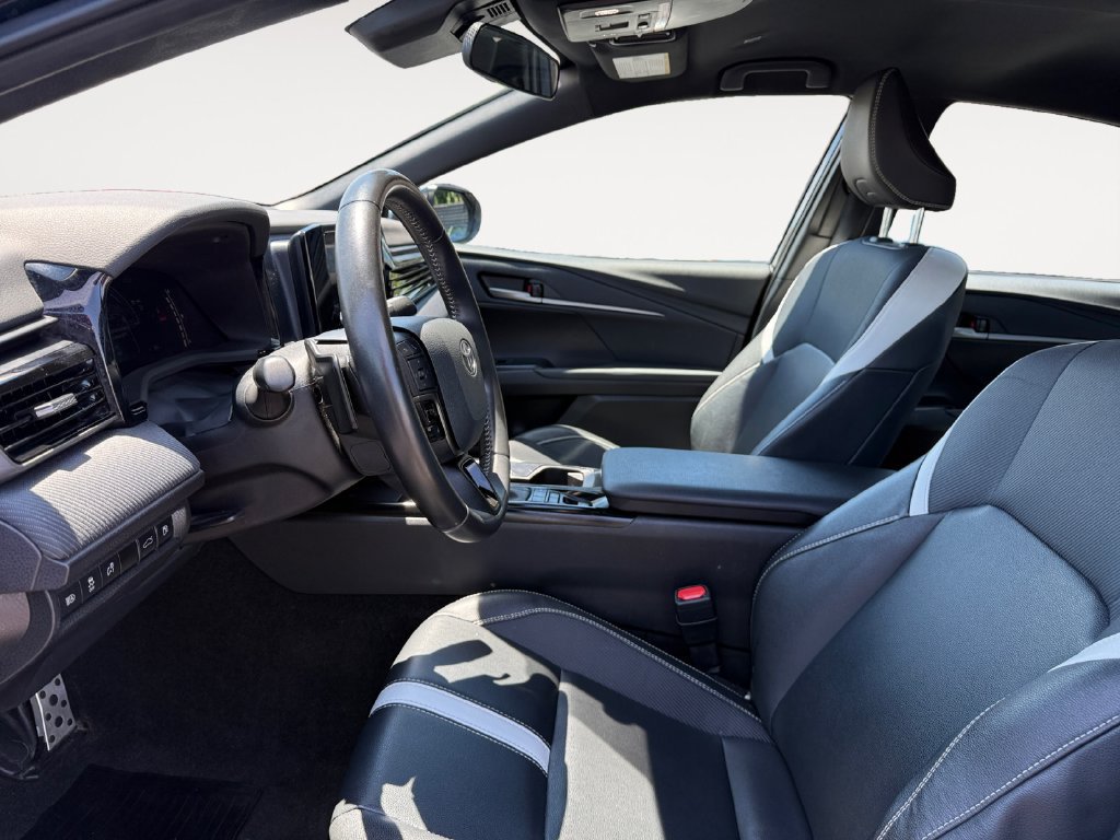 Certified 2025 Toyota Camry SE FWD image 9