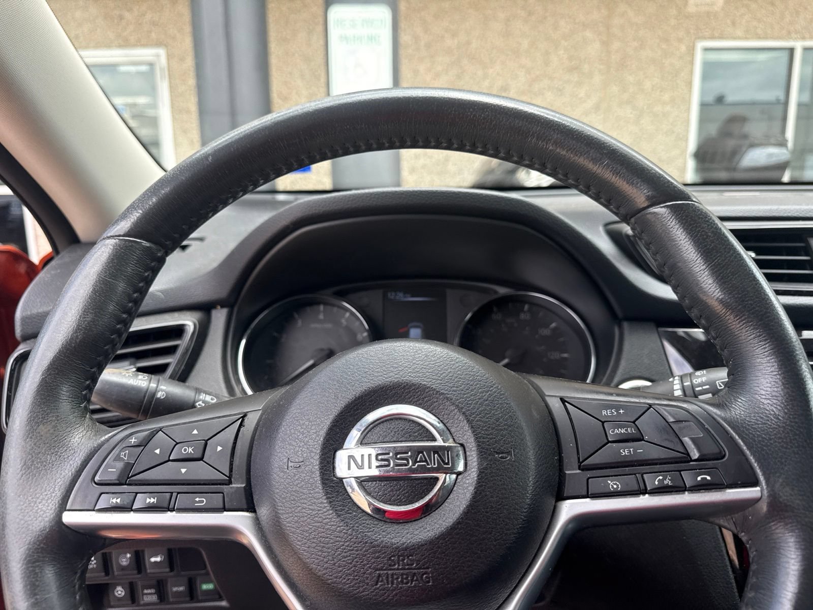 Used 2017 Nissan Rogue SL w/ SL Premium Package AWD/4WD image 13