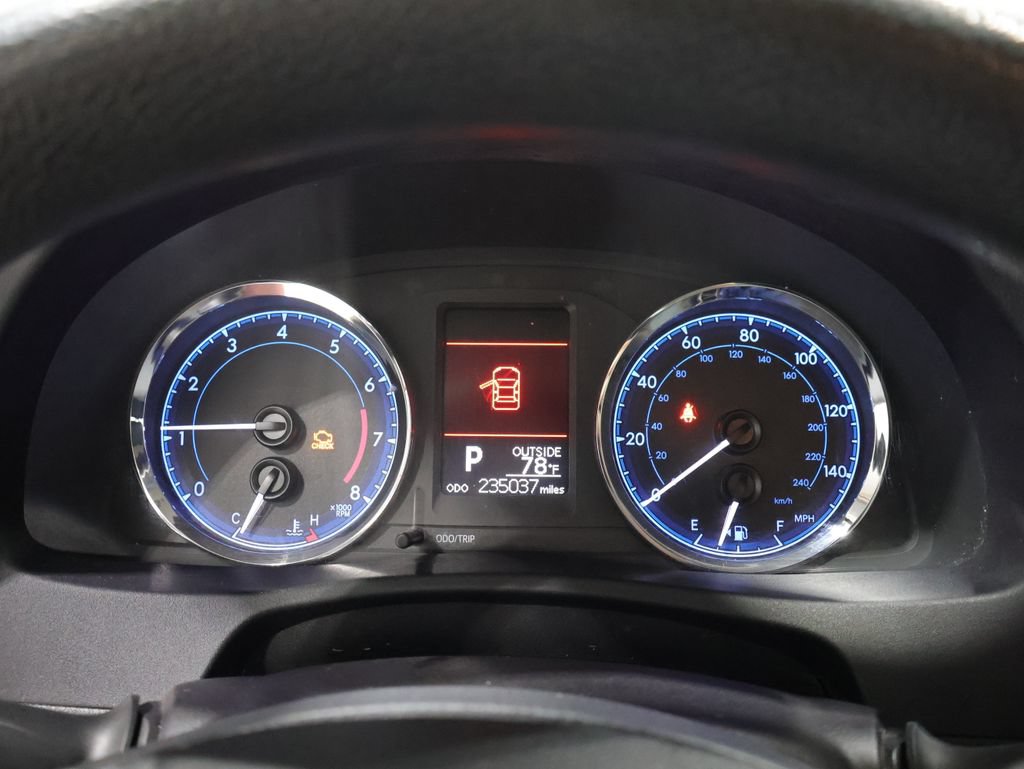Used 2018 Toyota Corolla LE FWD image 37