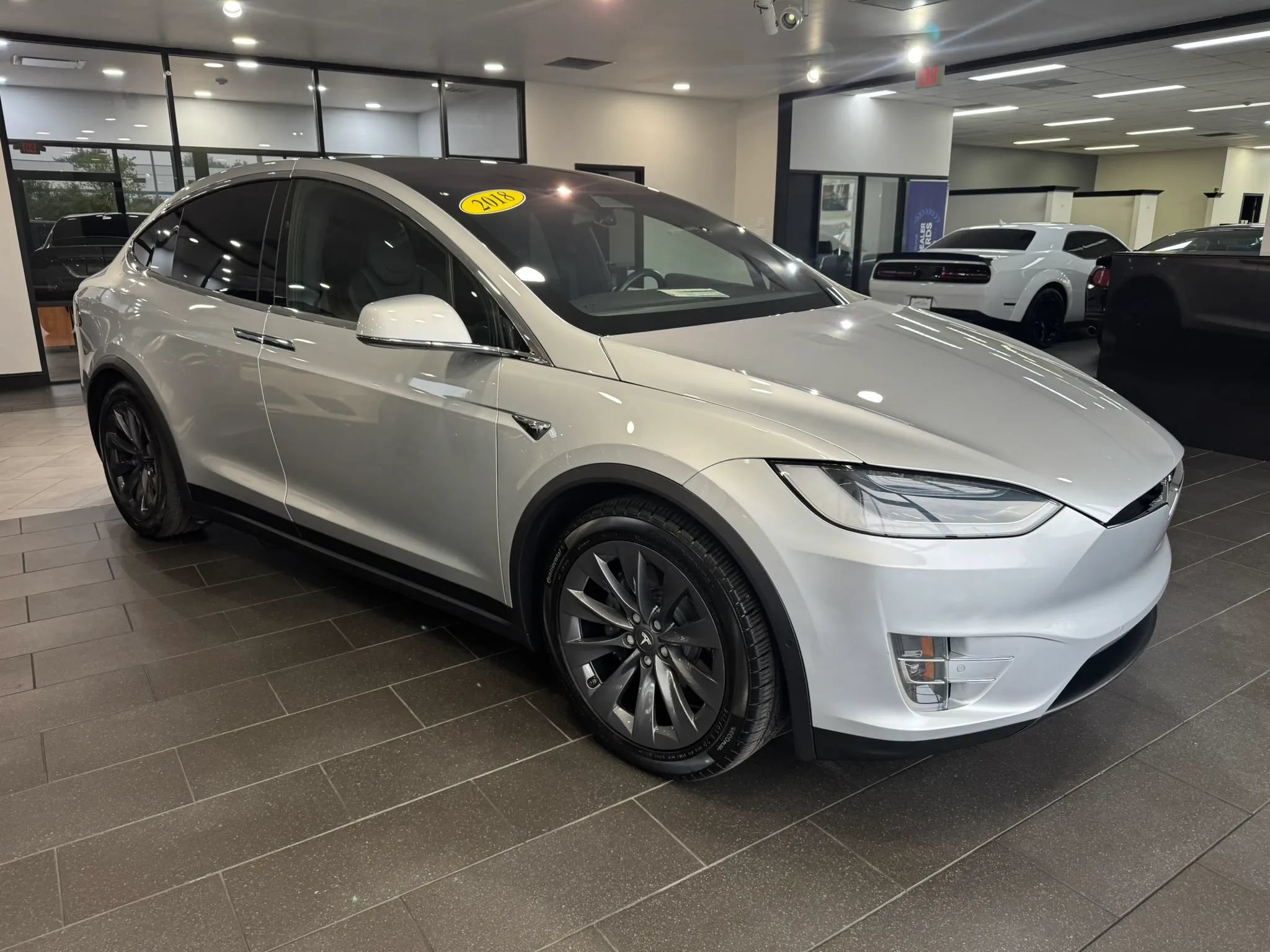 Used 2018 Tesla Model X 75D AWD/4WD image 3