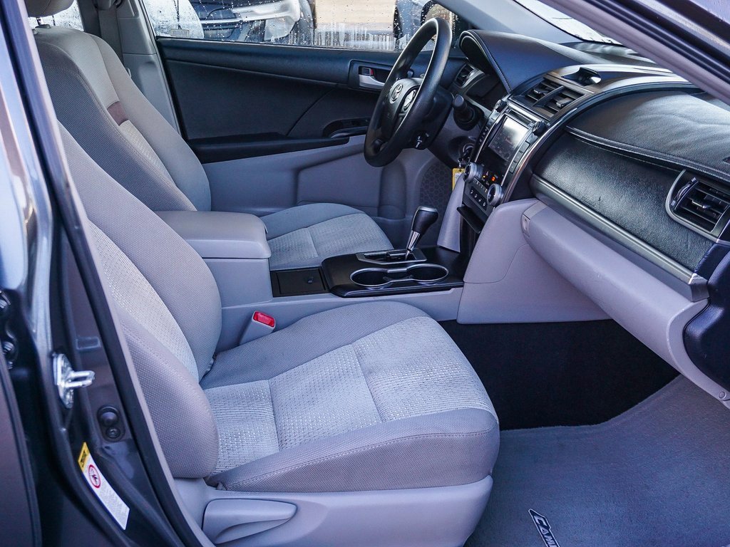 Used 2012 Toyota Camry LE image 13