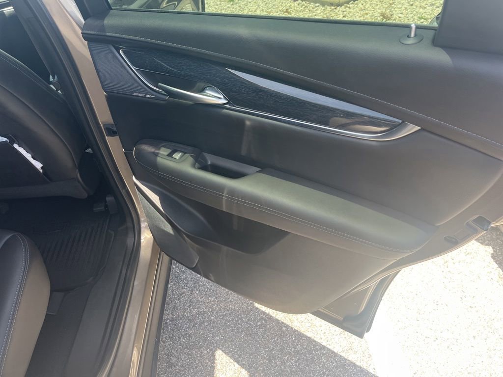 Used 2023 Cadillac XT5 Premium Luxury FWD image 9
