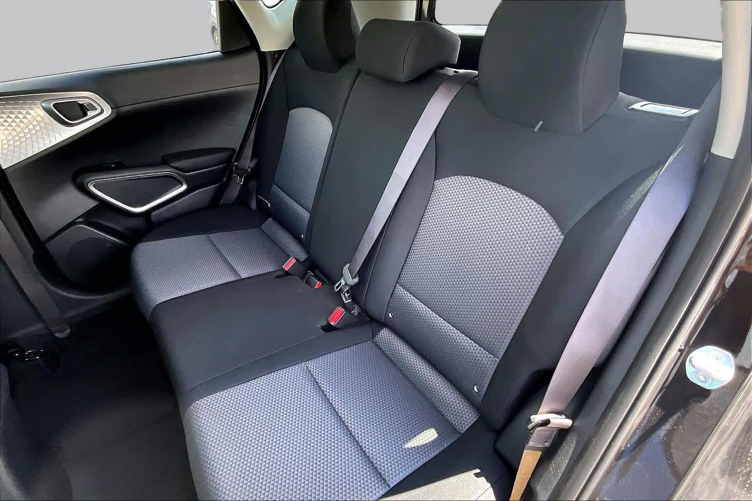 Certified 2025 Kia Soul LX w/ LX Technology Package FWD image 18