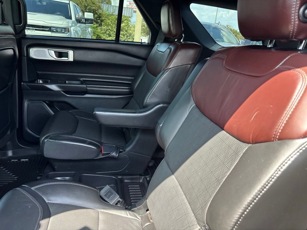 Used 2020 Ford Explorer Platinum w/ Premium Technology Package AWD/4WD image 24