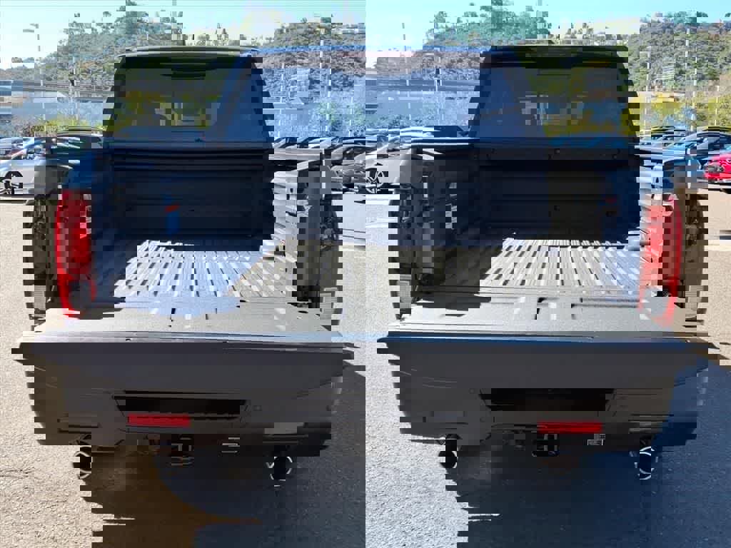 New 2026 Honda Ridgeline Black Edition image 6