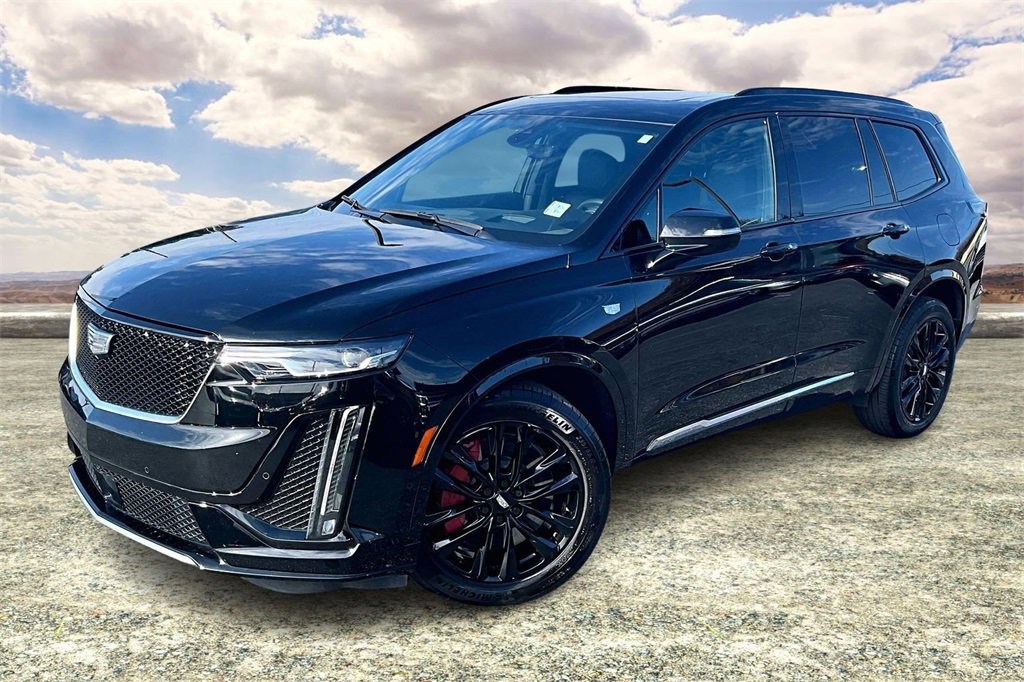 Certified 2022 Cadillac XT6 Sport w/ Technology Package image 3