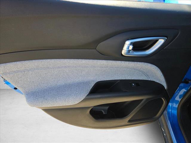 Used 2022 Jeep Compass Latitude image 12