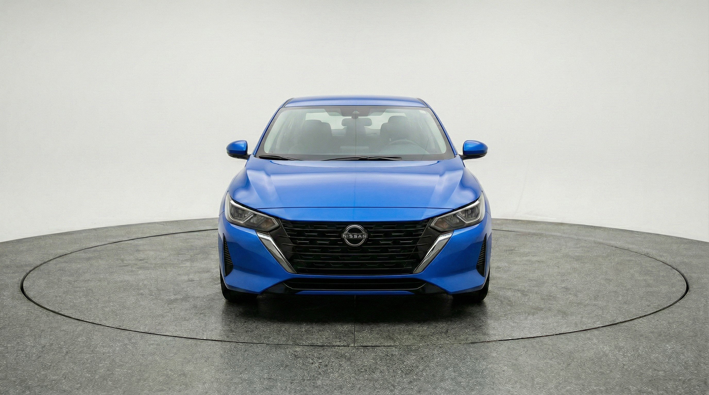 Used 2025 Nissan Sentra SV image 2