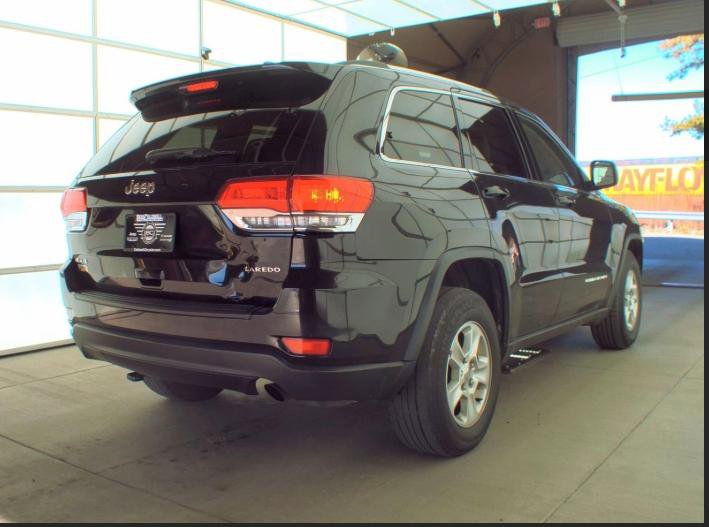 Used 2015 Jeep Grand Cherokee Laredo w/ Quick Order Package 23E AWD/4WD image 2