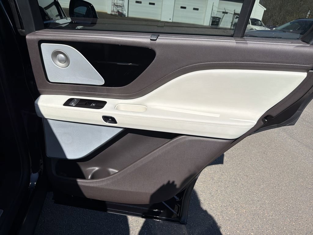 Certified 2023 Lincoln Aviator Black Label Grand Touring image 16