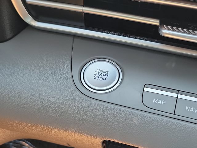 Used 2023 Hyundai Elantra SEL w/ Convenience Package FWD image 10