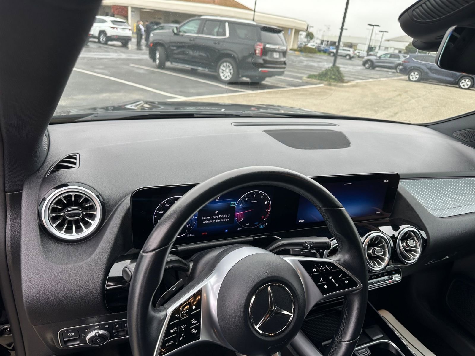 Used 2025 Mercedes-Benz GLA 250 4MATIC image 35