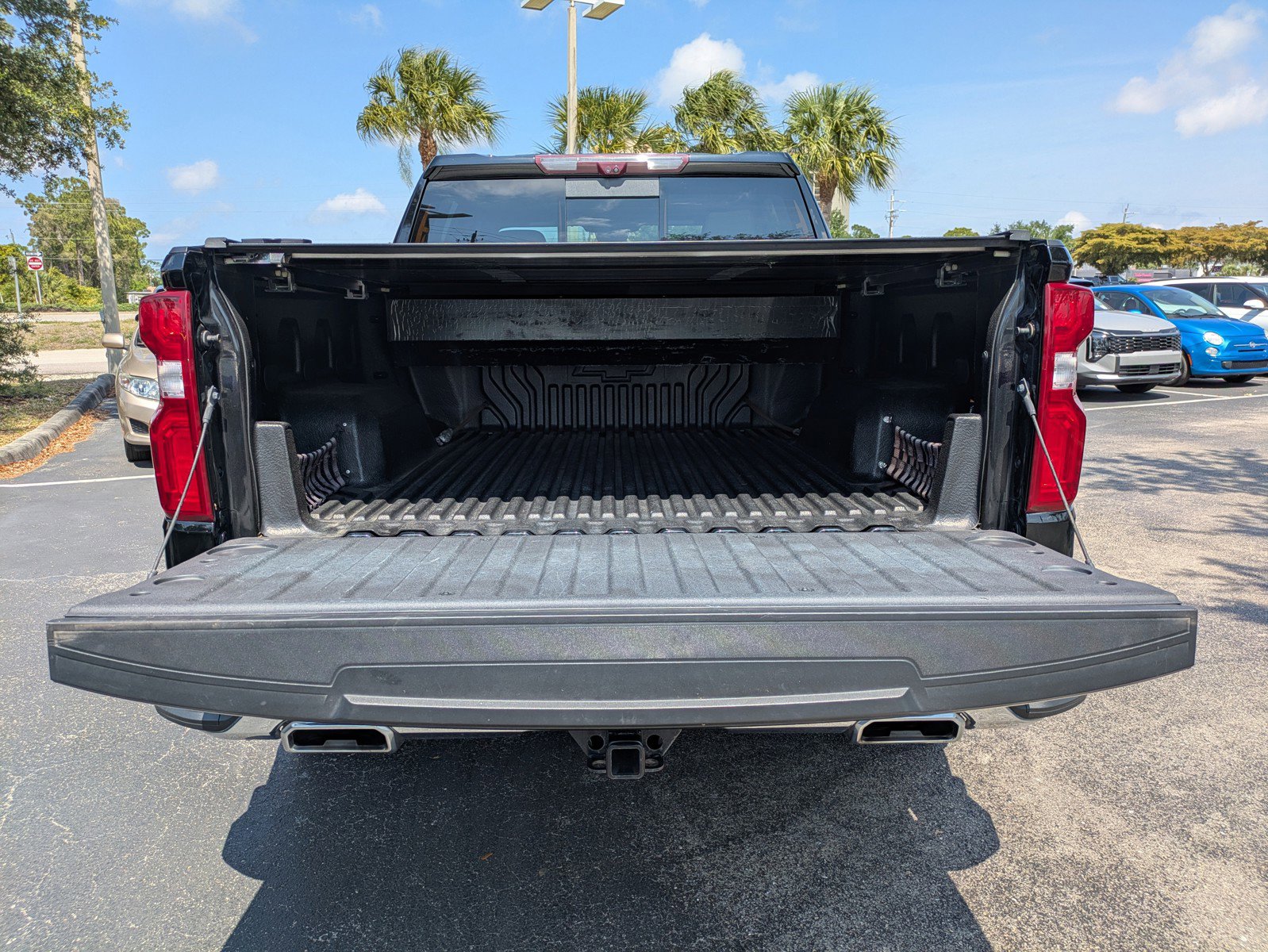Used 2022 Chevrolet Silverado 1500 LTZ w/ Technology Package AWD/4WD image 10