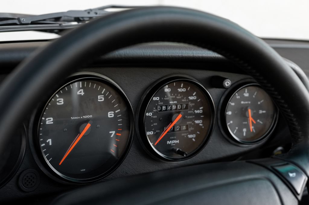 Used 1992 Porsche 911 Carrera RWD image 27