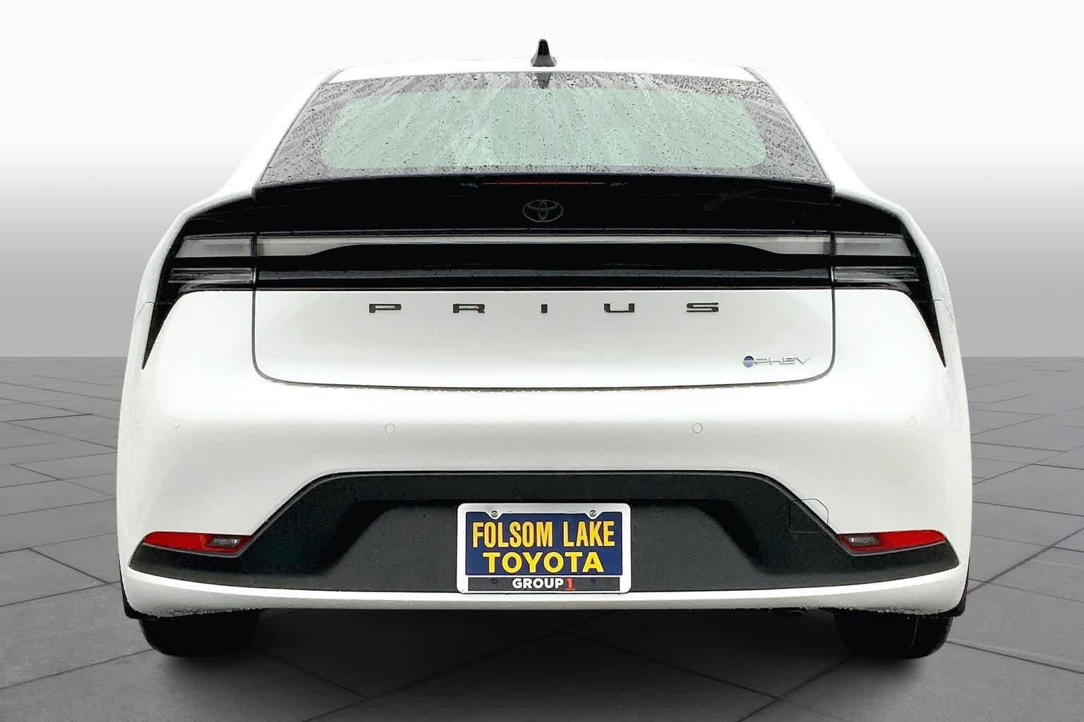 New 2026 Toyota Prius Plug-In Hybrid FWD image 4