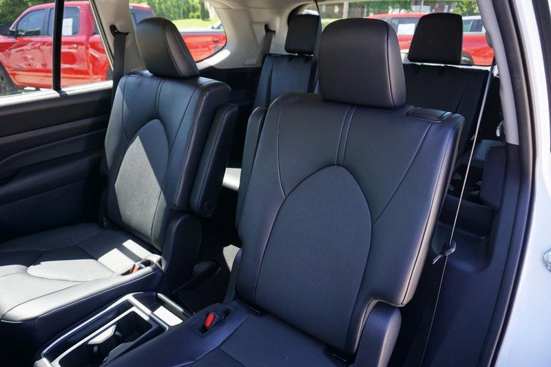 Used 2025 Toyota Grand Highlander FWD image 26