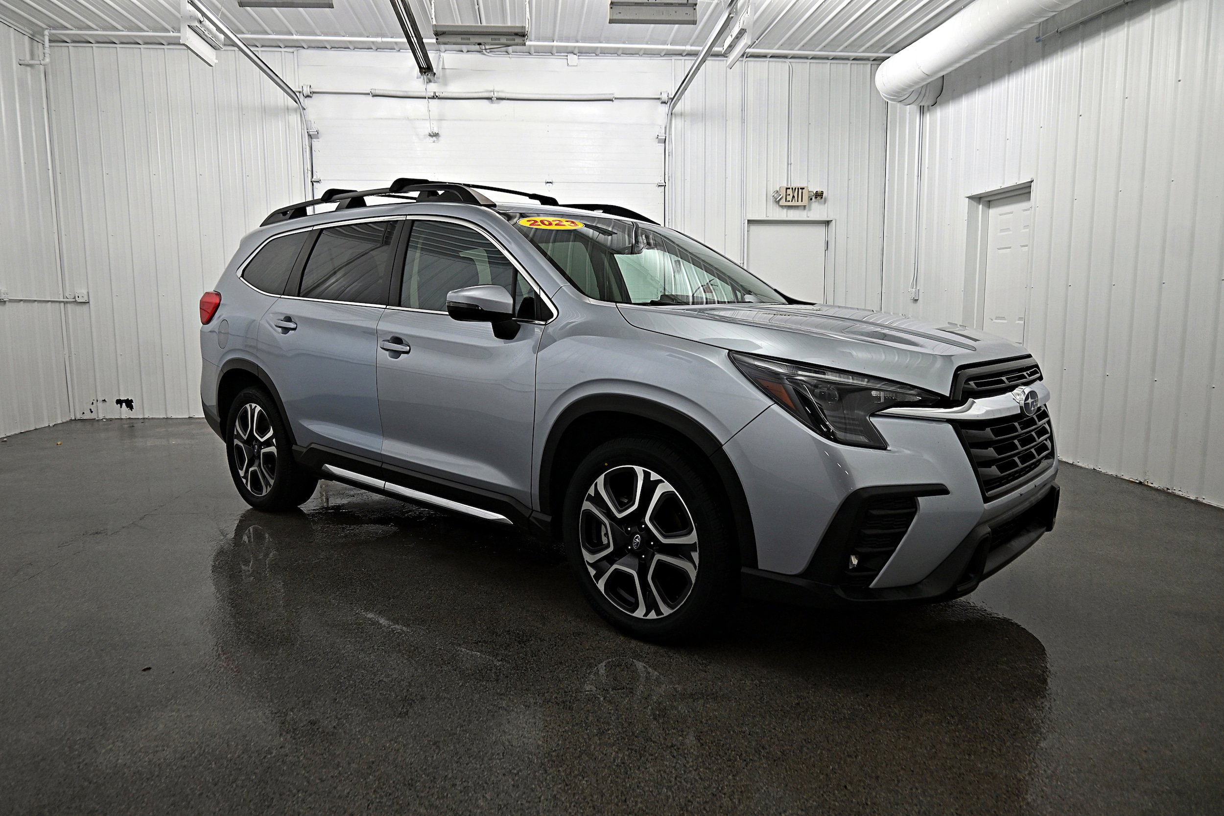 Used 2023 Subaru Ascent Limited image 3