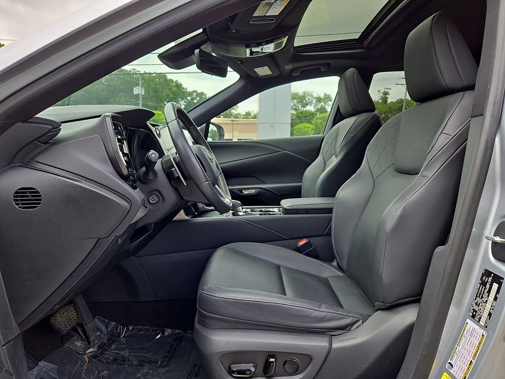 Used 2023 Lexus RX 350 Premium w/ Accessory Package AWD/4WD image 13