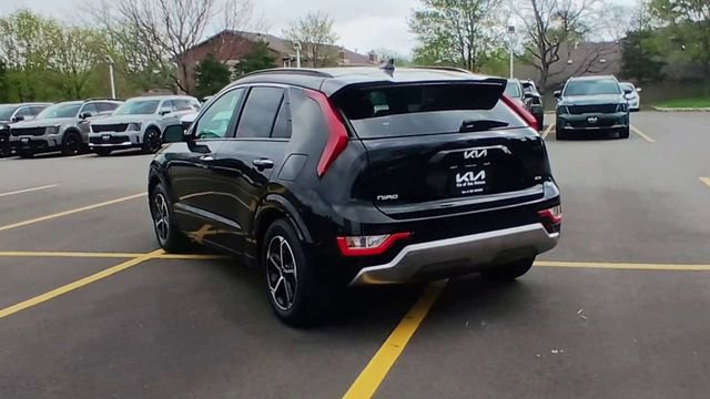 Certified 2023 Kia Niro SX image 9