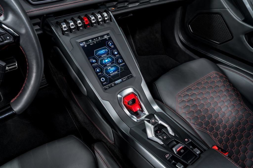 Used 2022 Lamborghini Huracan EVO RWD image 23