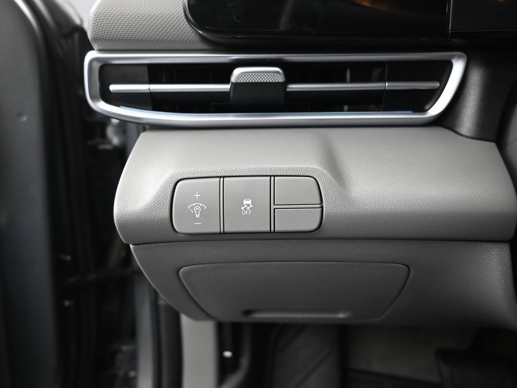 Used 2024 Hyundai Elantra SEL image 12