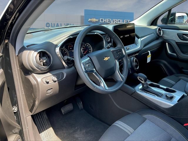 Used 2026 Chevrolet Blazer LT w/ Midnight/Sport Edition FWD image 9